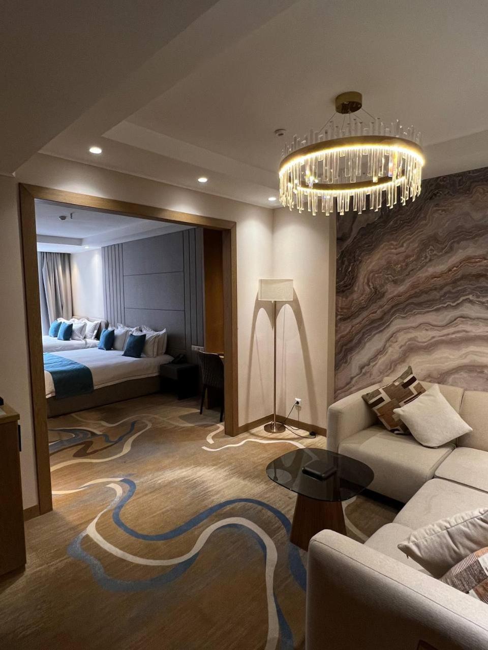 Sofia International Hotel 比什凯克 外观 照片