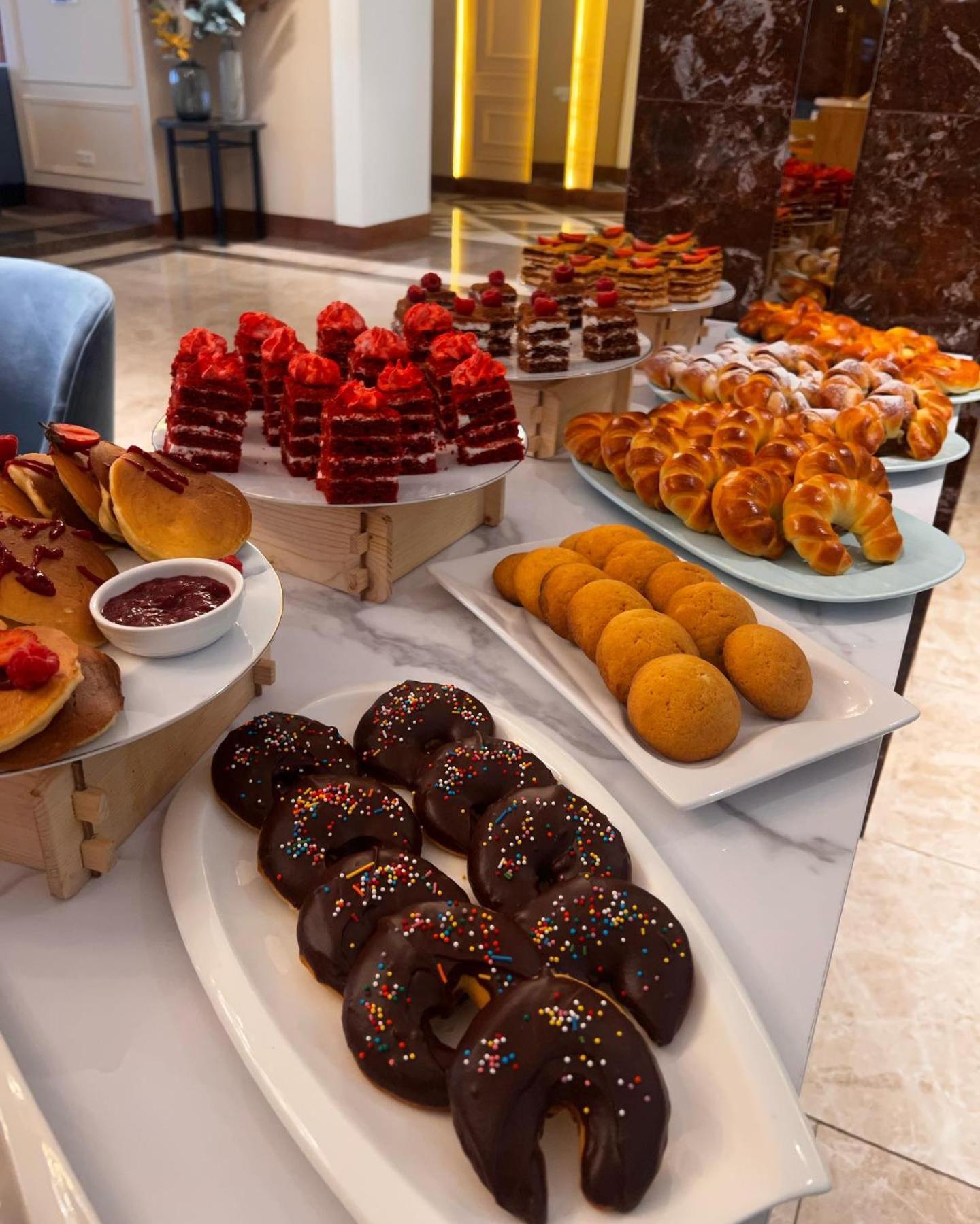 Sofia International Hotel 比什凯克 外观 照片